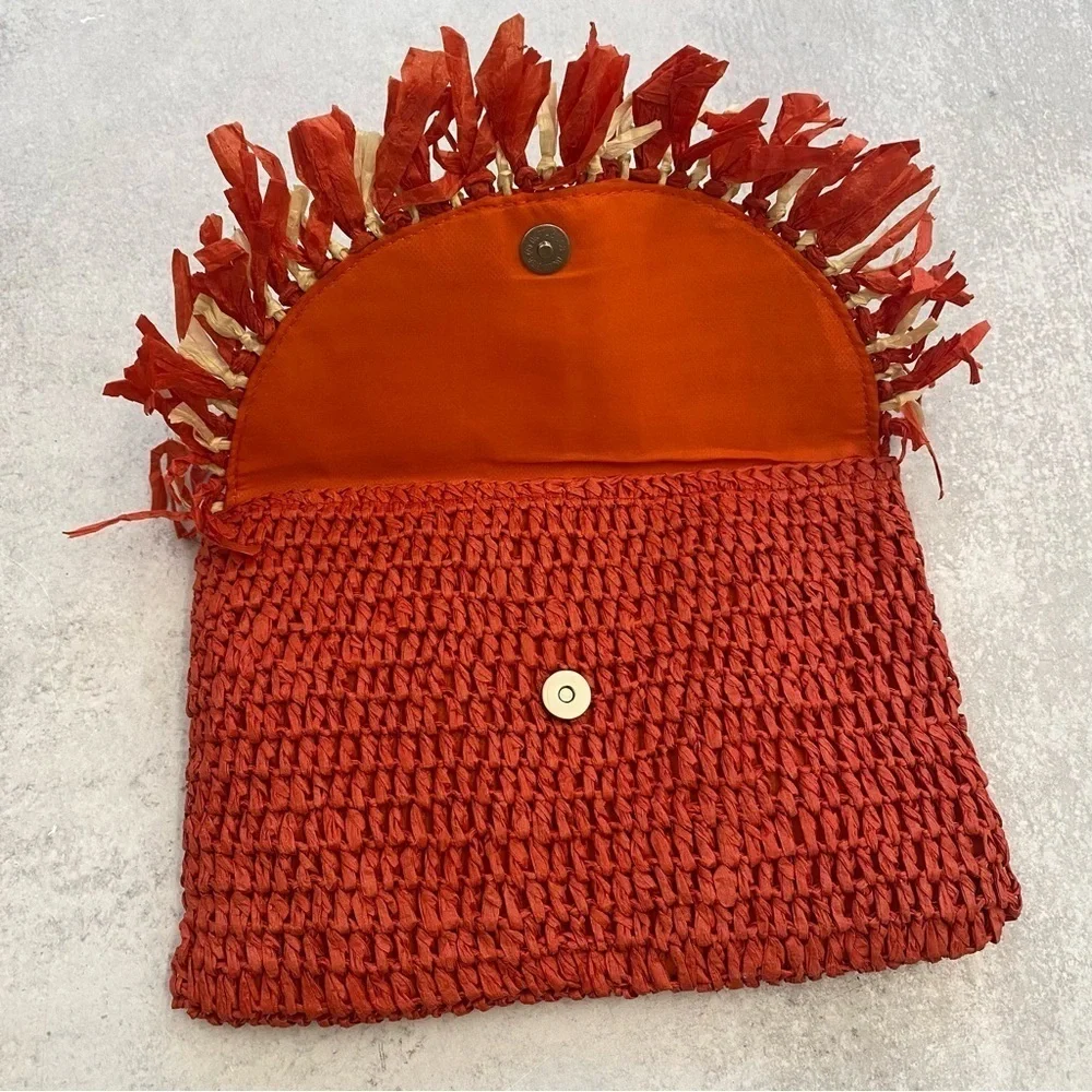 Unbranded || Straw /‎ Raffia Fringe Woven Clutch Red + Natural